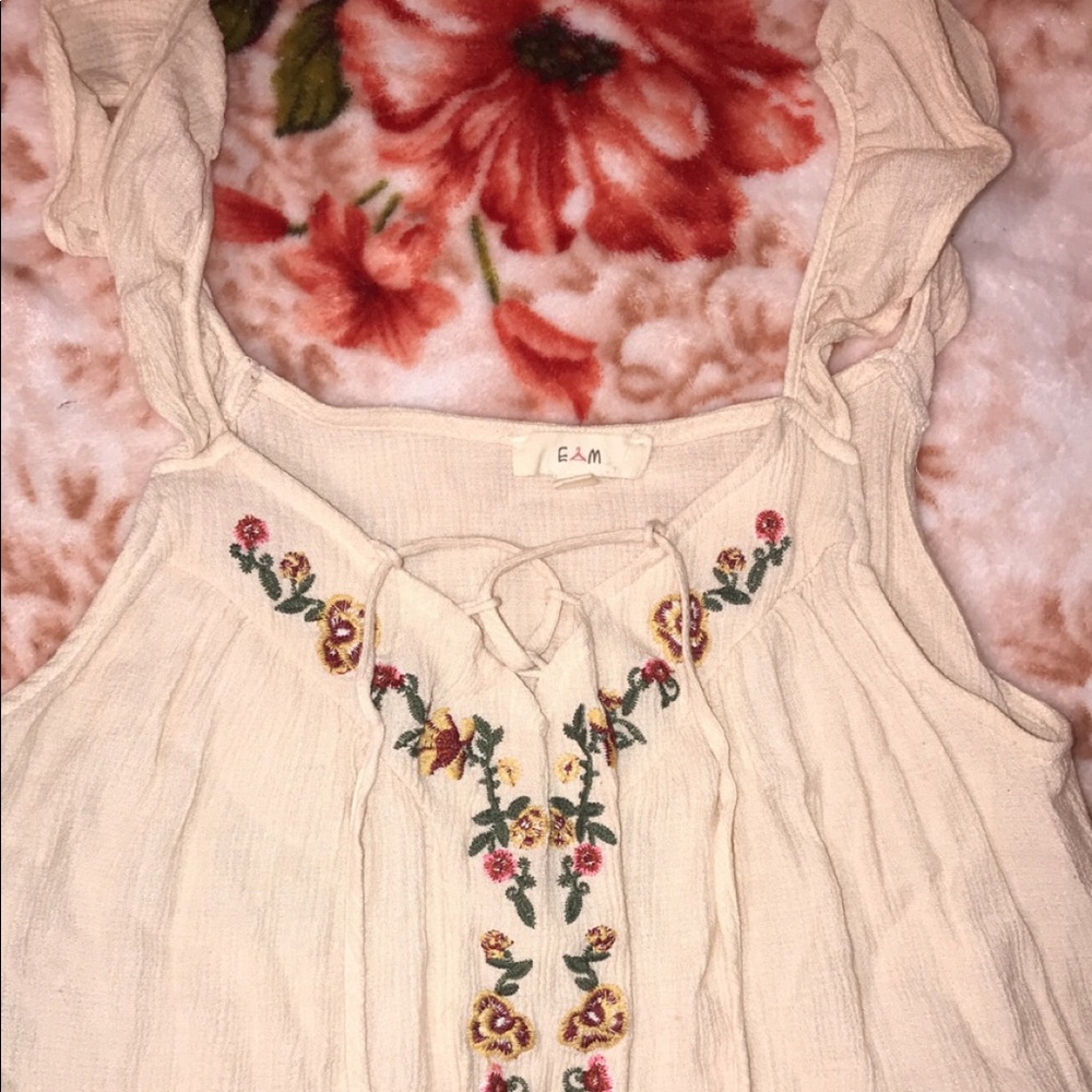 E&M Floral embroidered blouse